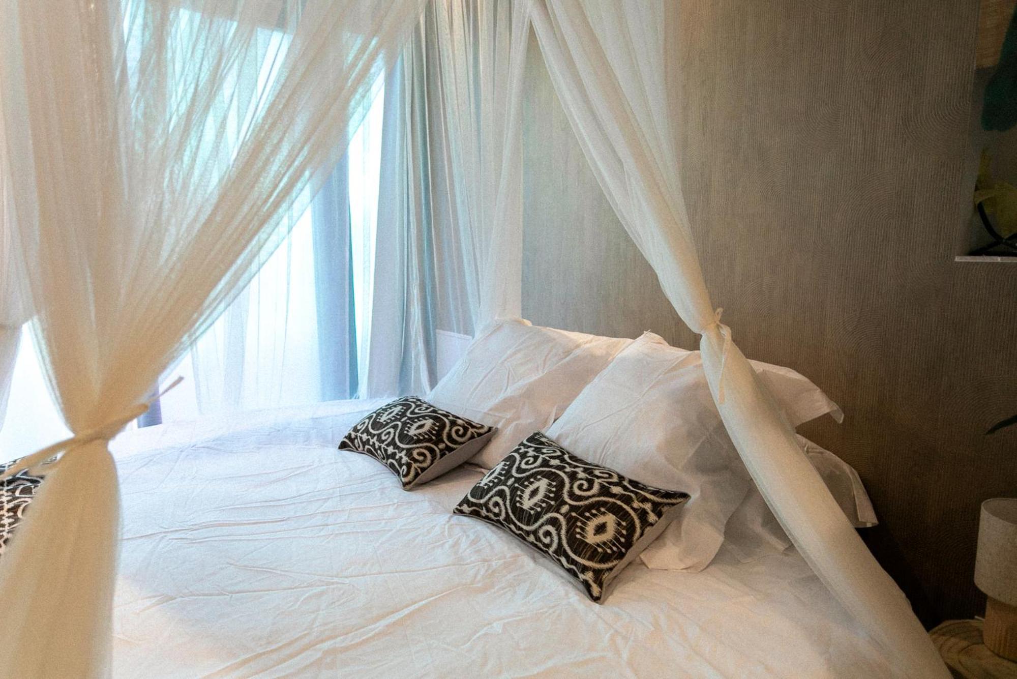 Bali Serenity Balneo Et Lit Rond Lagnieu Экстерьер фото